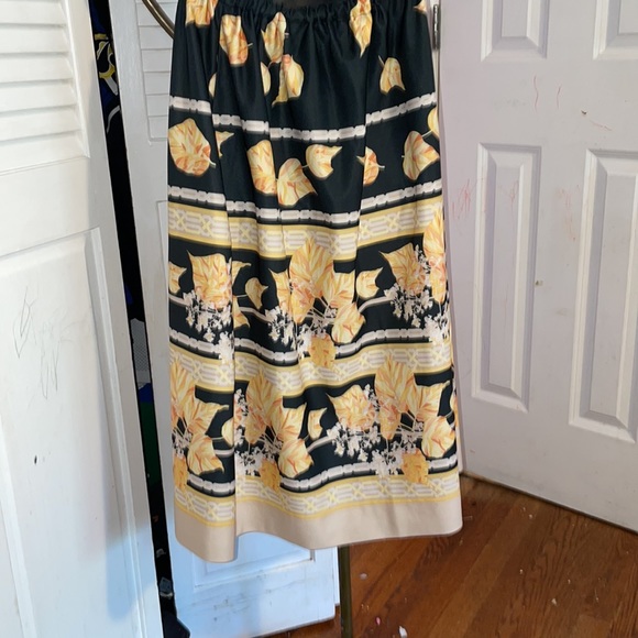 Hand Made Printed 2 Piece Skirt Set- Large - Picture 7 of 12